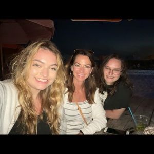 Meet your Posher, Sidney